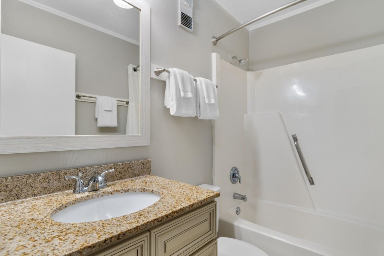1011 S Ocean Blvd. Photo 25