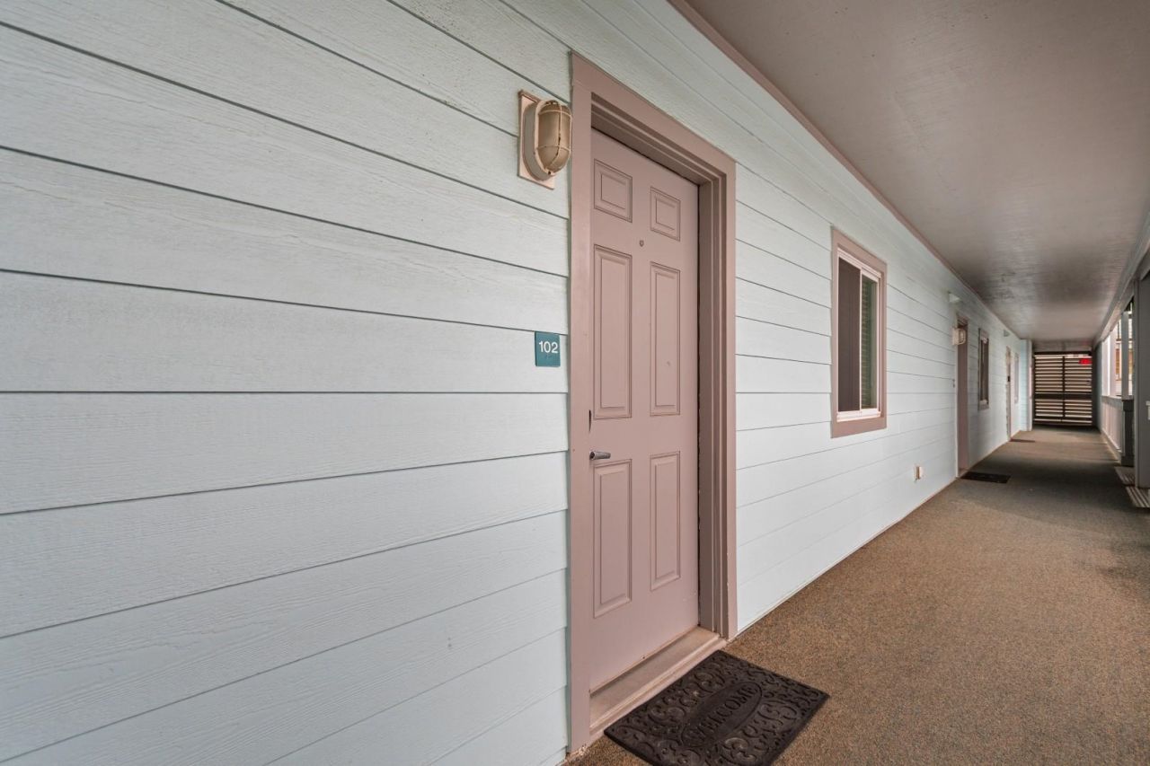 1011 S Ocean Blvd. Photo 32
