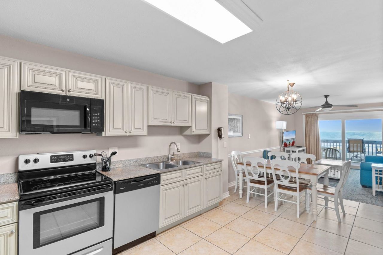 1011 S Ocean Blvd. Photo 5