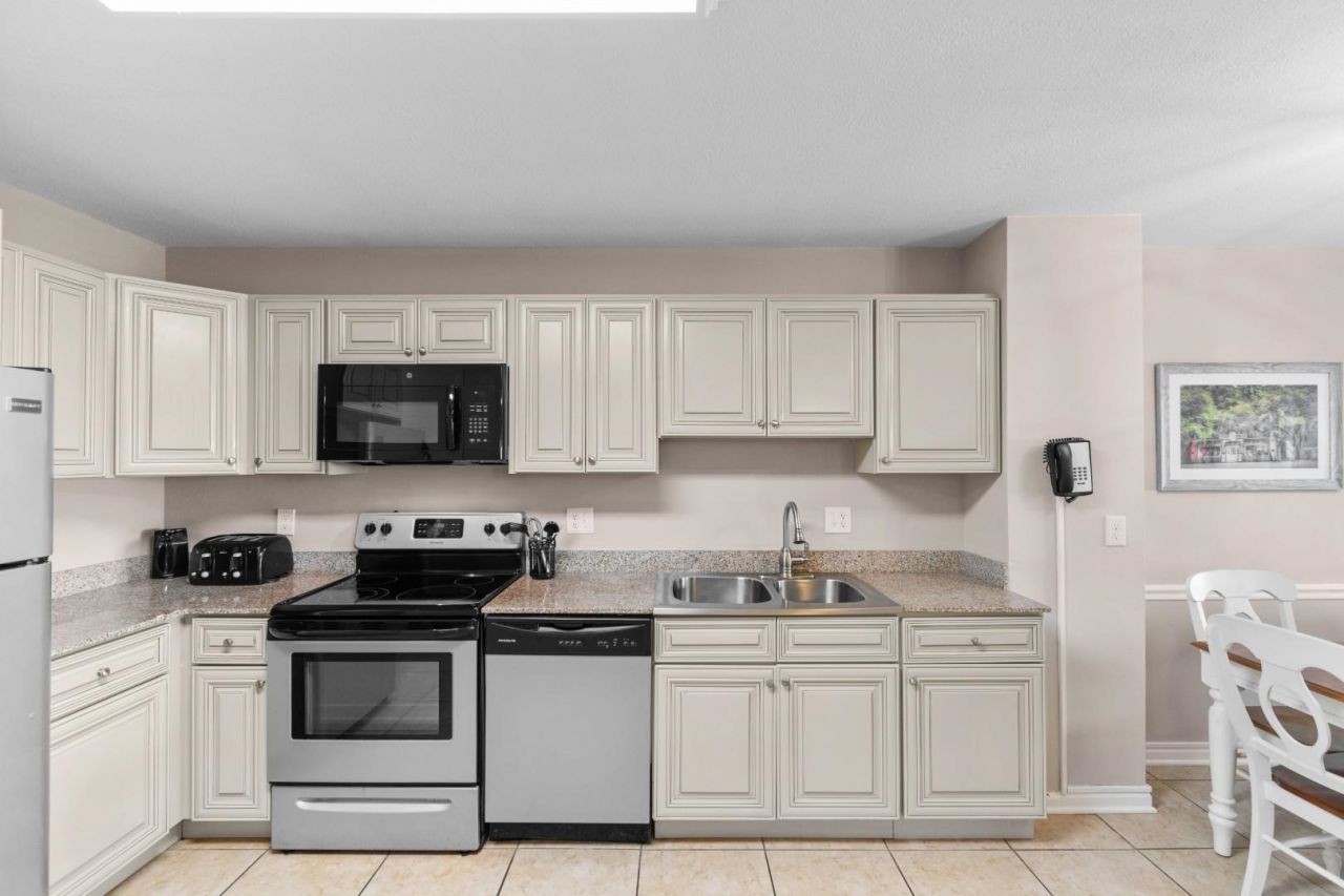 1011 S Ocean Blvd. Photo 7