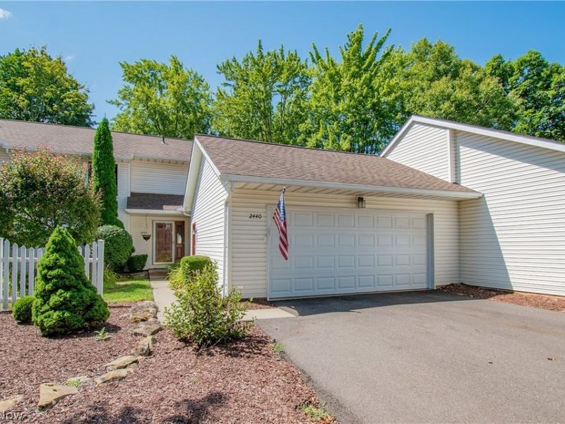 2440 Port Charles Drive, Stow, OH 44224 Photo 2