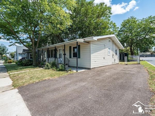 435 Toledo Street, Dundee, MI 48131
