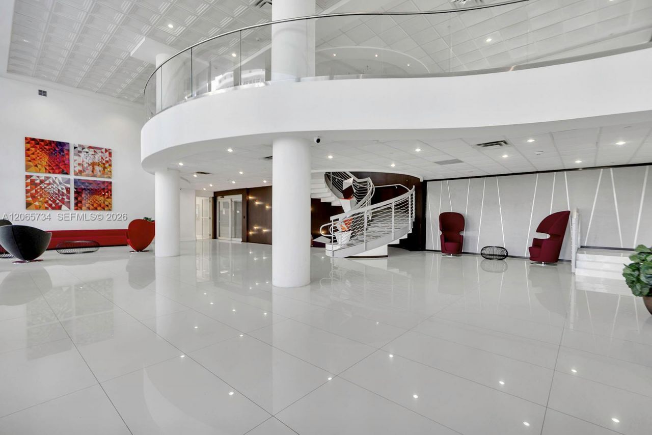 5701 Collins Ave , Unit 319, Miami Beach, FL 33140 Photo