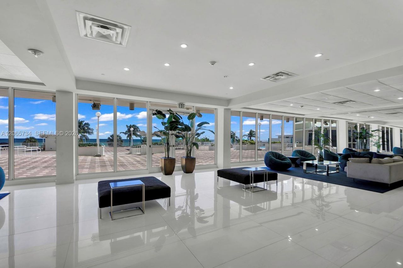 5701 Collins Ave , Unit 319, Miami Beach, FL 33140 Photo