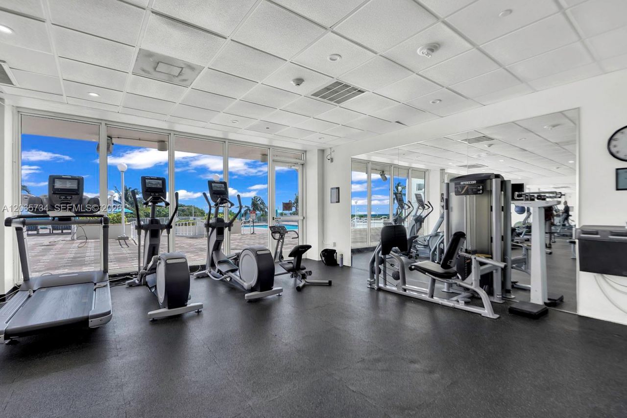 5701 Collins Ave , Unit 319, Miami Beach, FL 33140 Photo
