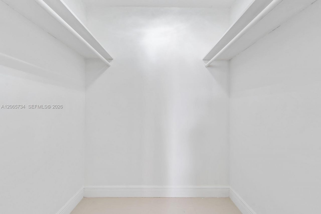 5701 Collins Ave , Unit 319, Miami Beach, FL 33140 Photo