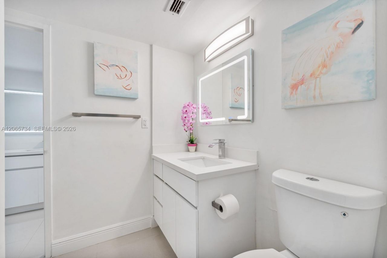 5701 Collins Ave , Unit 319, Miami Beach, FL 33140 Photo