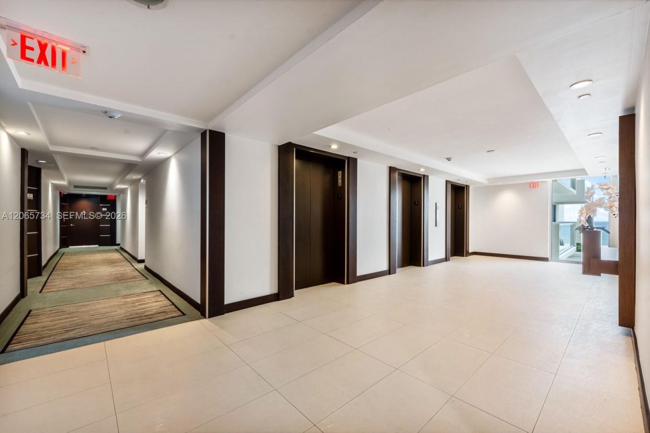 5701 Collins Ave , Unit 319, Miami Beach, FL 33140 Photo
