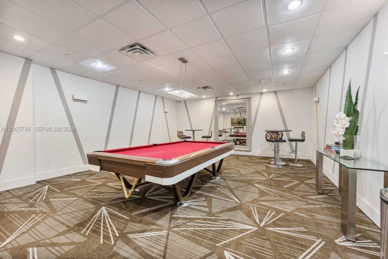 5701 Collins Ave , Unit 319, Miami Beach, FL 33140 Photo