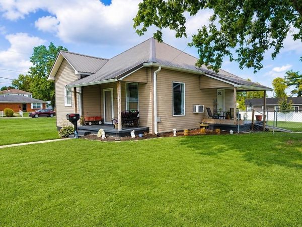 507 W Oak Street, Bicknell, IN 47512