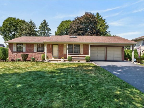 86 Courtly Circle , Rochester, NY 14615