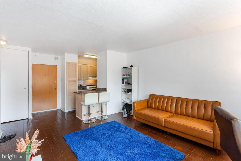 2101 Chestnut Street, Unit 1012, Philadelphia, PA 19103 Main Photo