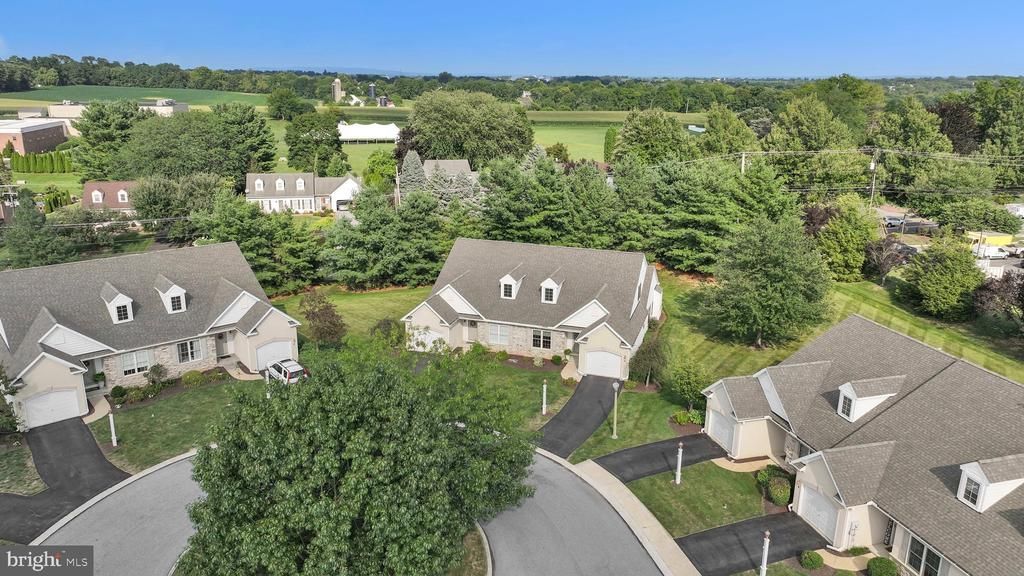 8 OLDHAM COURT , LANCASTER, PA 17602