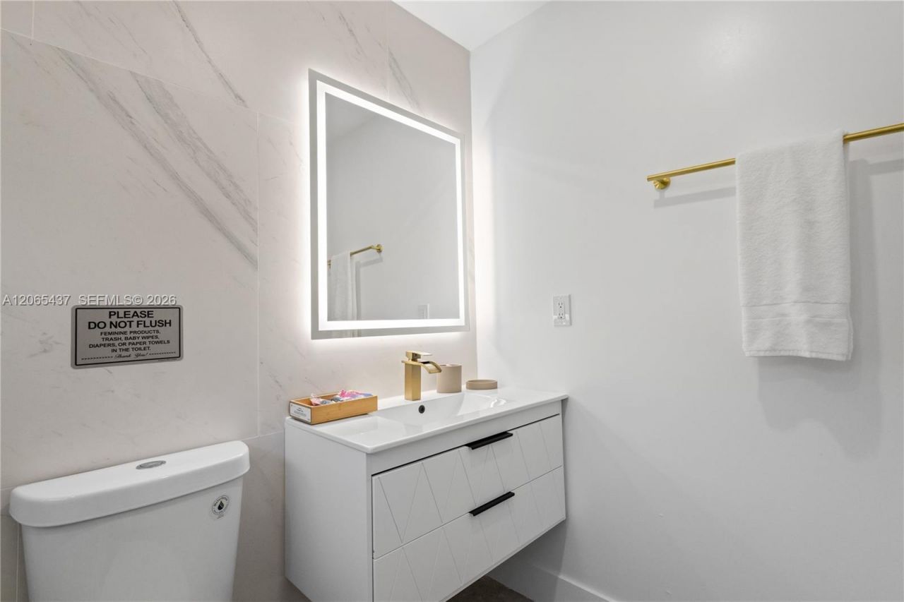1042 NW 13th St , Fort Lauderdale, FL 33311 Photo