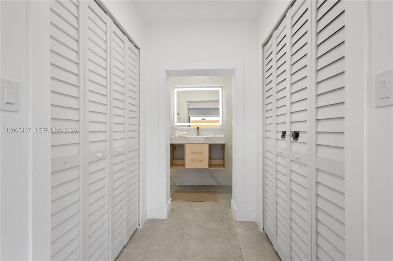 1042 NW 13th St , Fort Lauderdale, FL 33311 Photo