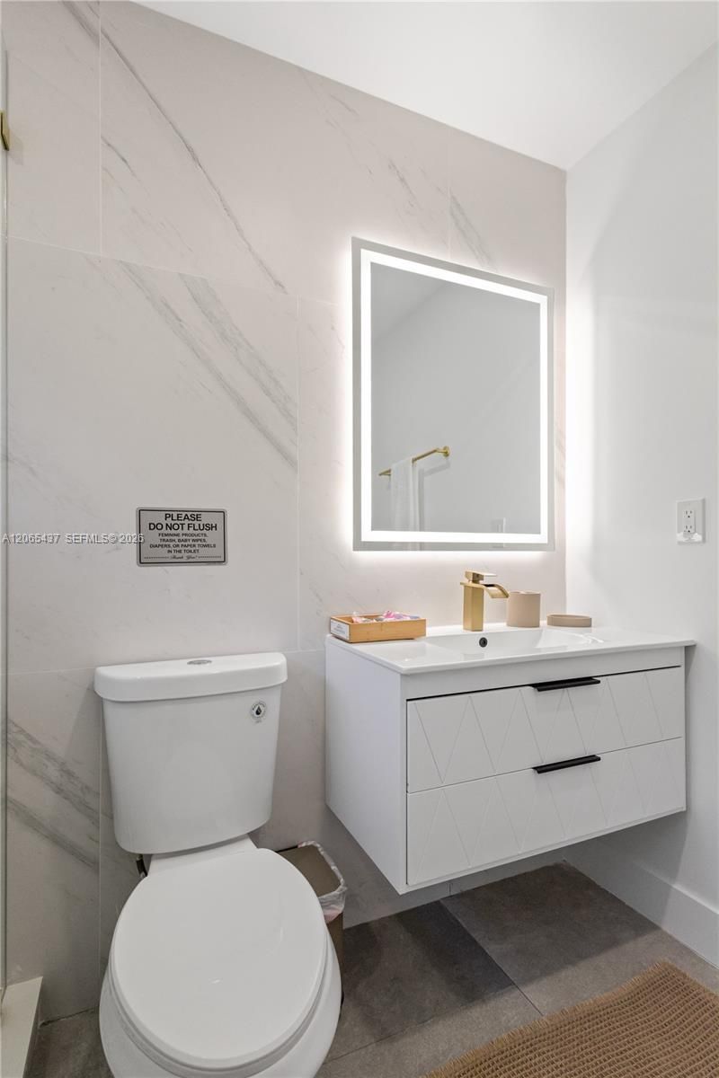 1042 NW 13th St , Fort Lauderdale, FL 33311 Photo