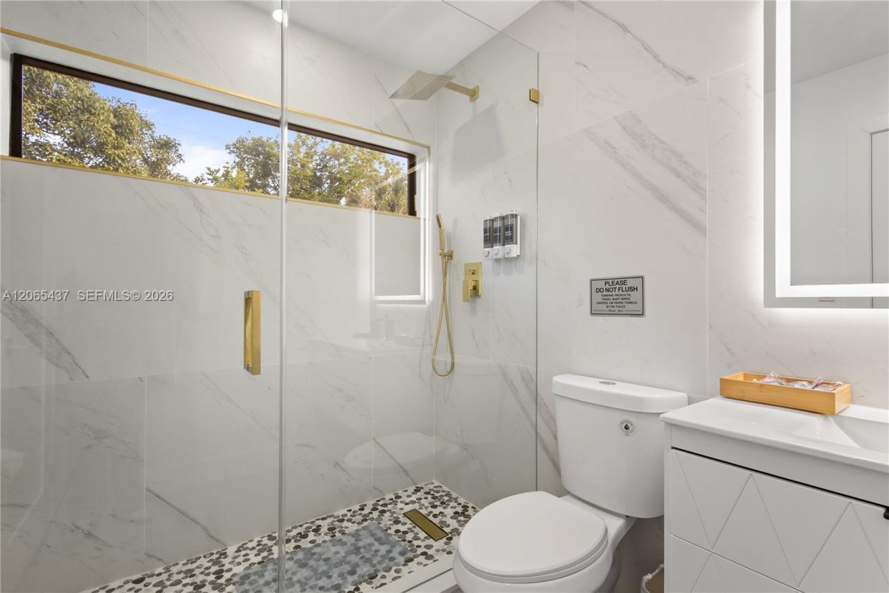 1042 NW 13th St , Fort Lauderdale, FL 33311 Photo