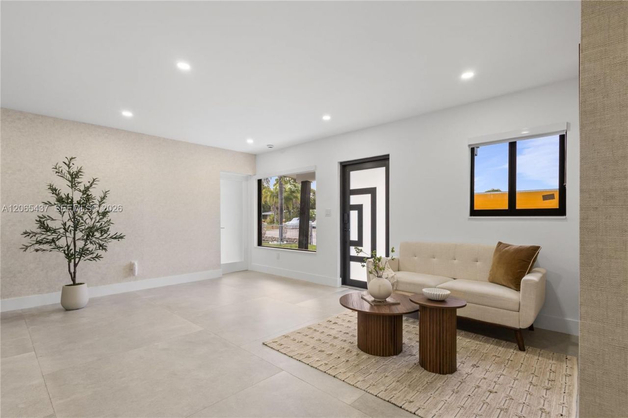 1042 NW 13th St , Fort Lauderdale, FL 33311 Photo