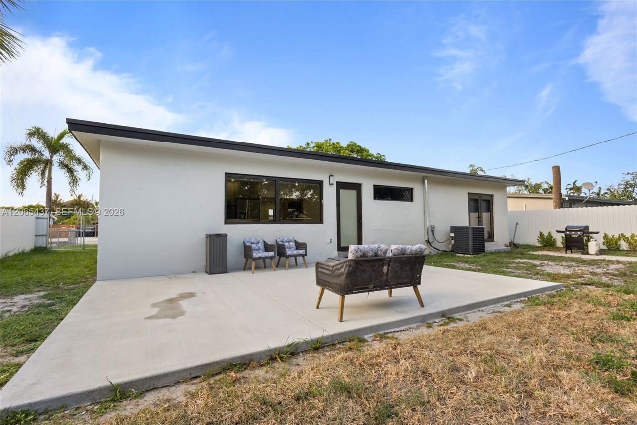 1042 NW 13th St , Fort Lauderdale, FL 33311 Photo