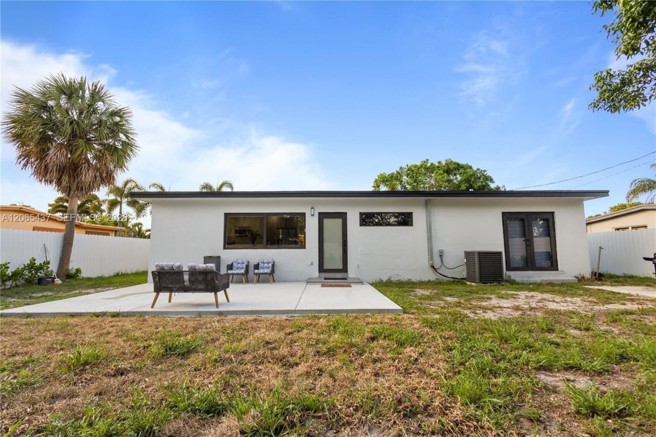 1042 NW 13th St , Fort Lauderdale, FL 33311 Photo
