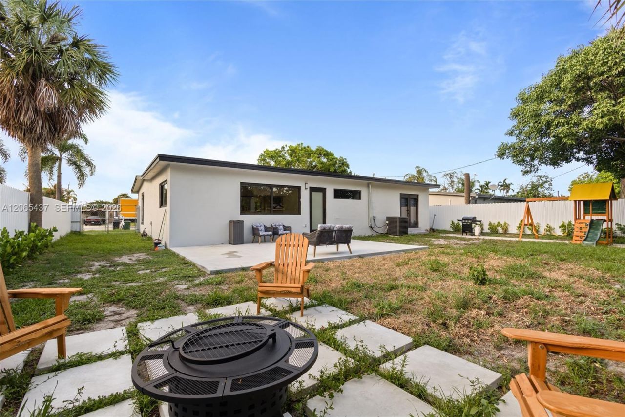 1042 NW 13th St , Fort Lauderdale, FL 33311 Photo