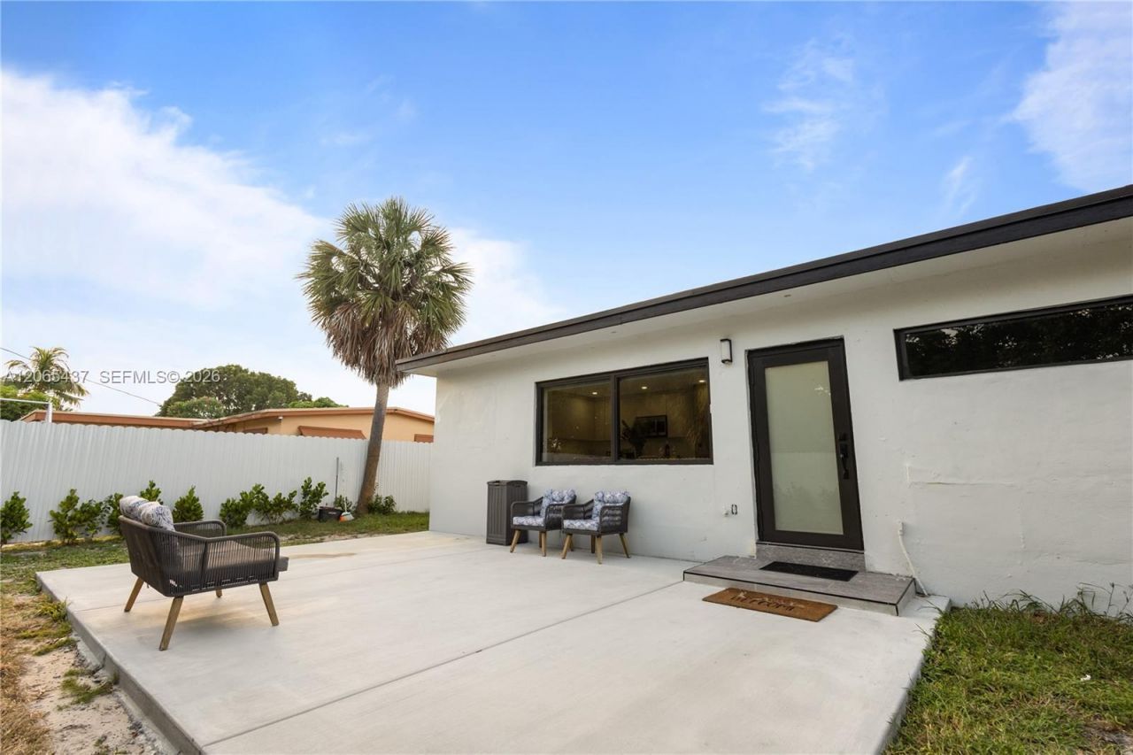 1042 NW 13th St , Fort Lauderdale, FL 33311 Photo