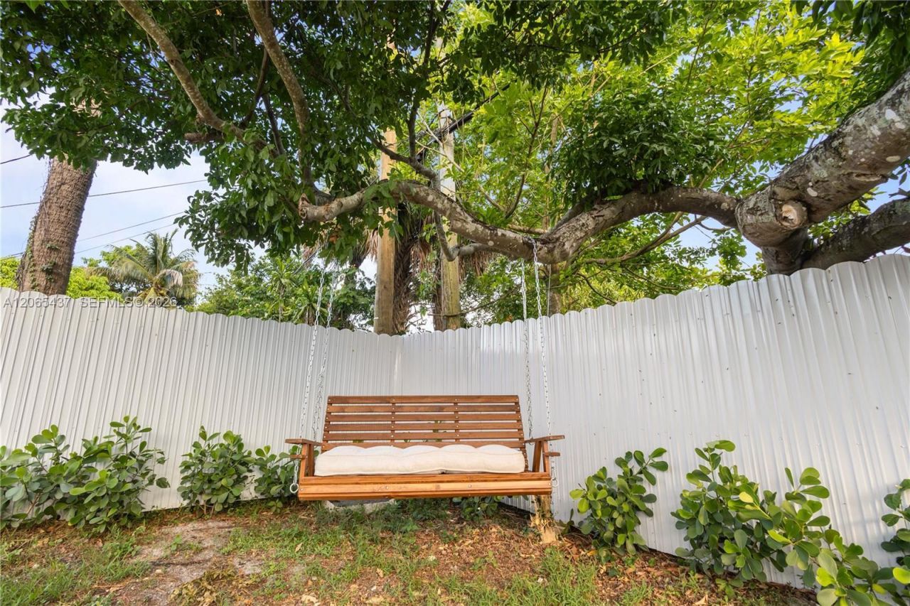1042 NW 13th St , Fort Lauderdale, FL 33311 Photo