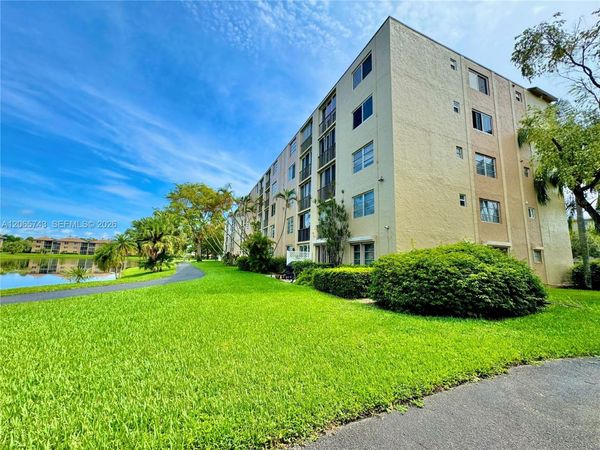 7840 NW 50th St , Unit 102, Lauderhill, FL 33351