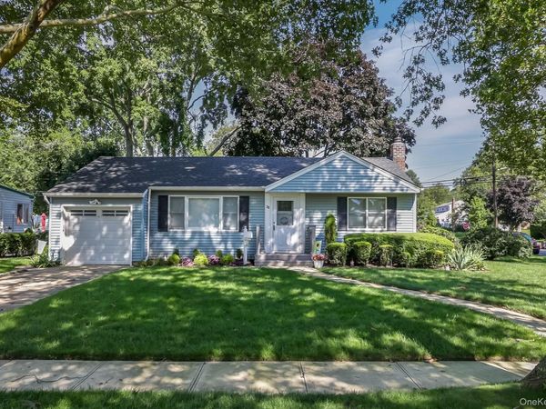 38 Linwood Avenue, Farmingdale, NY 11735