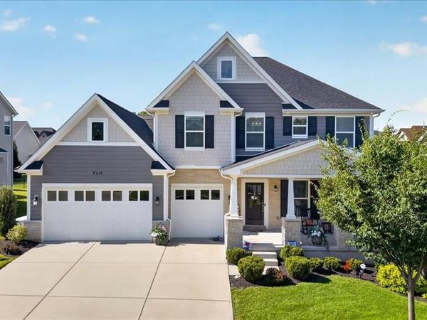 16955 Pine Summit Drive, Chesterfield, MO 63005