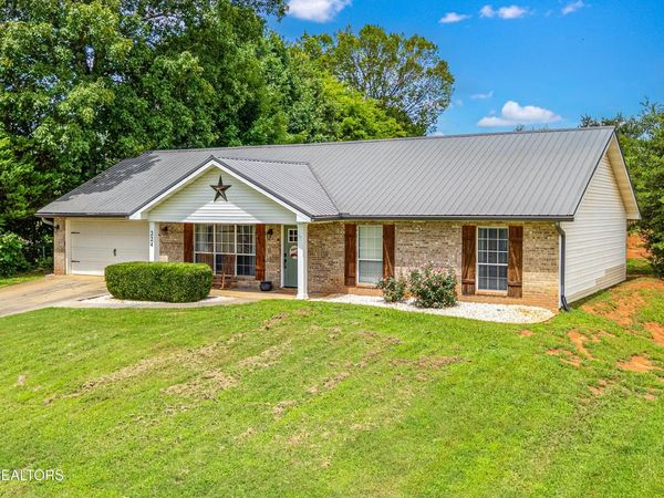 224 Old Clover Hill Rd, Maryville, TN 37803