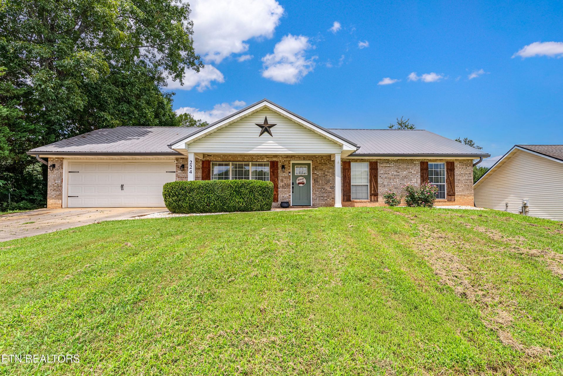 224 Old Clover Hill Rd, Maryville, TN 37803 Main Photo