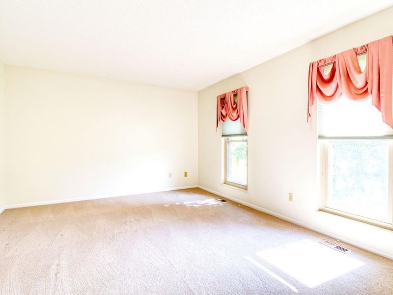 5803 Mt Vernon Drive, Miami Twp, OH 45150 Photo 4
