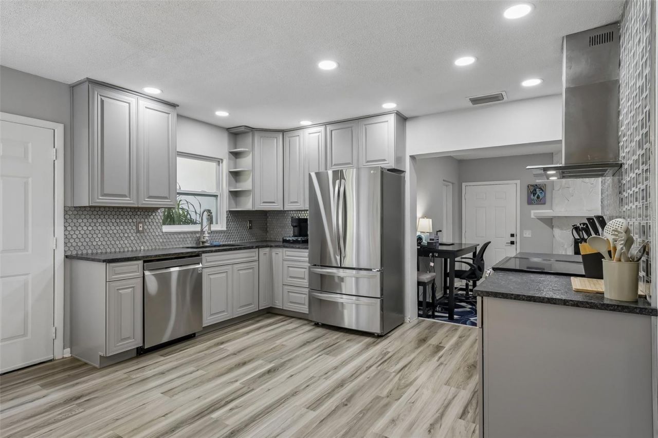 5043 14th Avenue N, Saint Petersburg, FL 33710 Photo