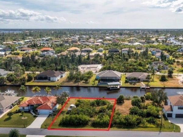 15882 VISCOUNT CIRCLE , PORT CHARLOTTE, FL 33981