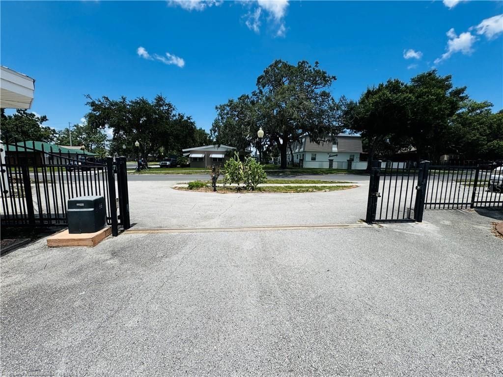 2121 Lakeview Drive, Sebring, FL 33870 Photo