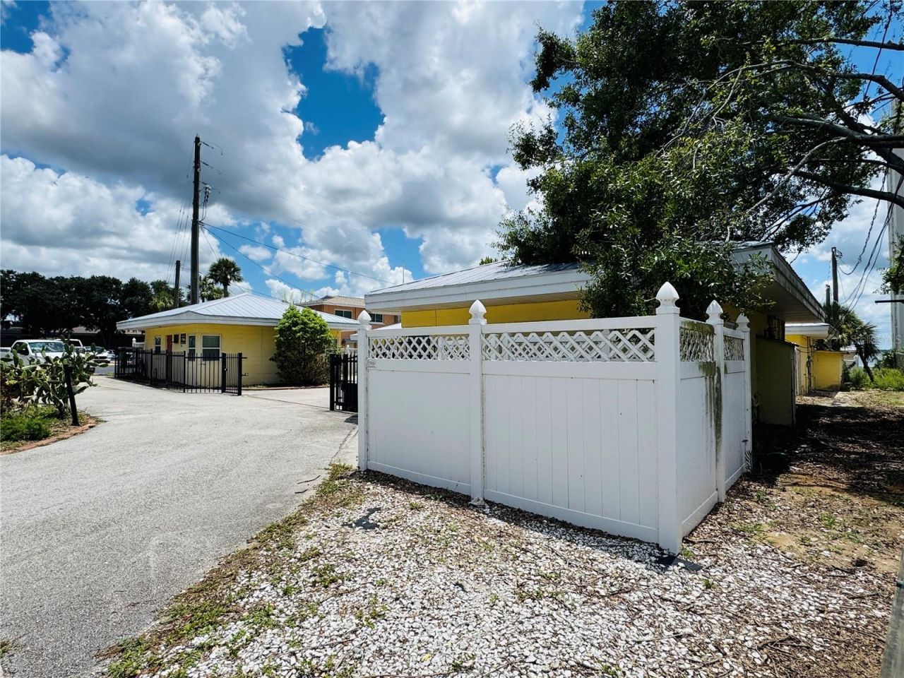 2121 Lakeview Drive, Sebring, FL 33870 Photo