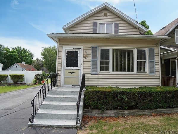 209 Sommer Street , North Tonawanda, NY 14120