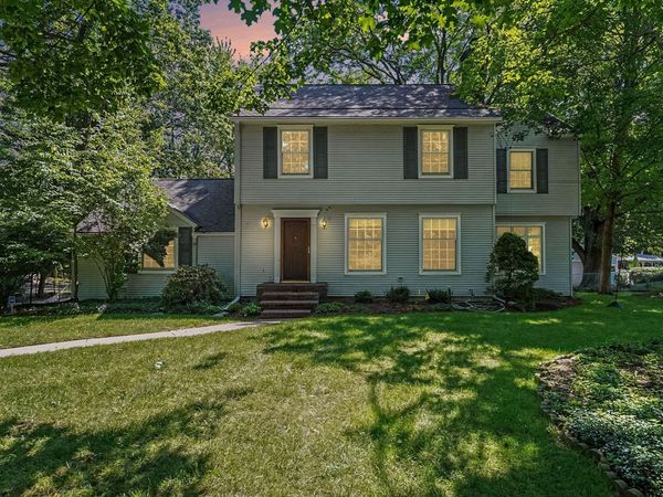 1110 Oakleigh Avenue NW, Grand Rapids, MI 49504