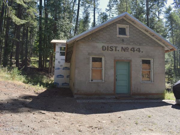 412 Schneiders Rd, Sagle, ID 83860