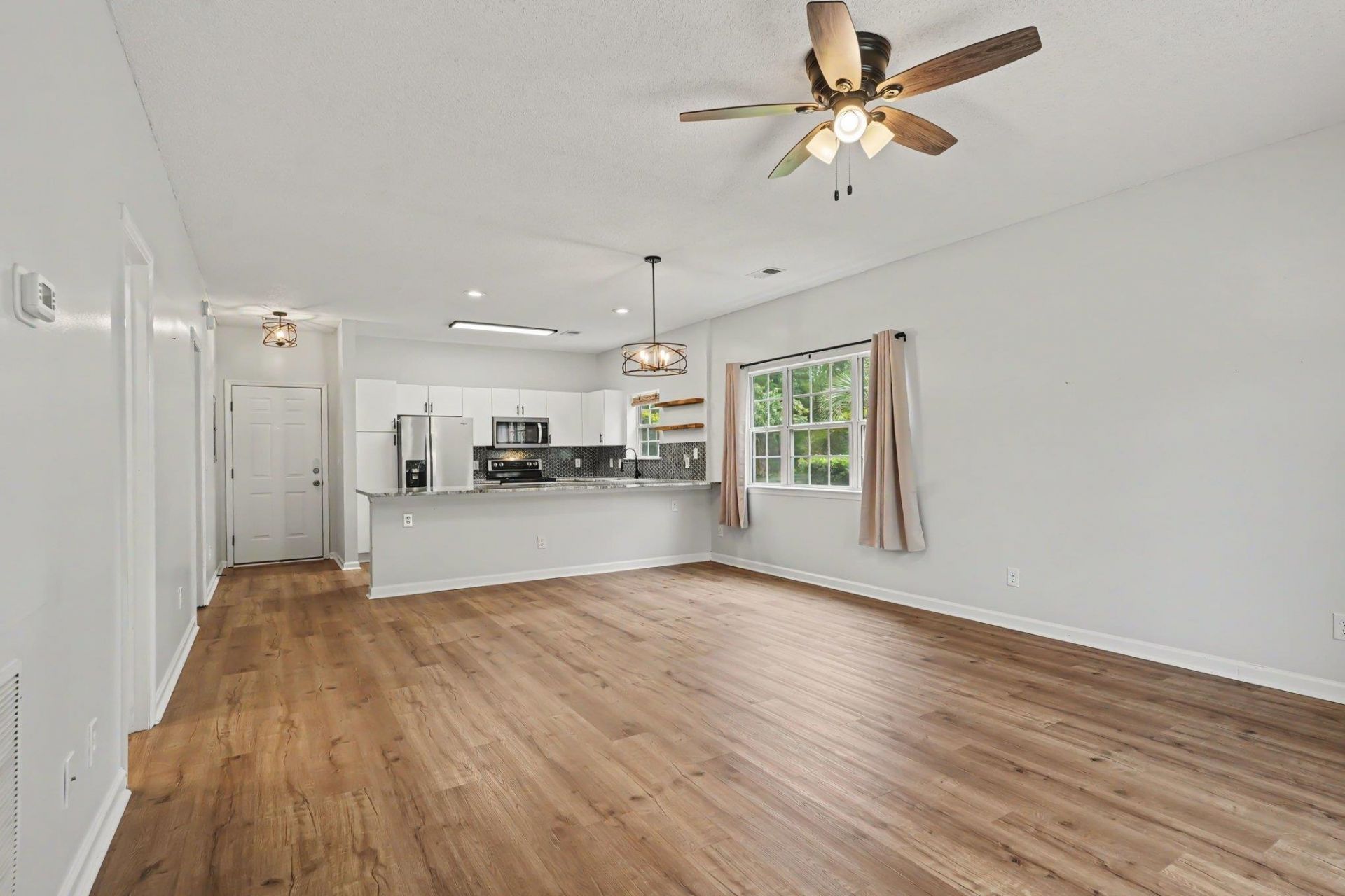 3919 Gladiola Ct. Photo 4