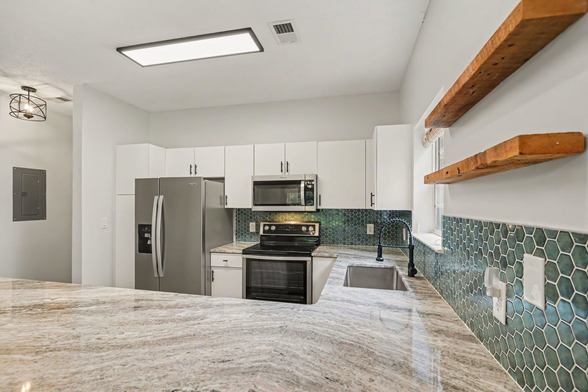3919 Gladiola Ct. Photo 9