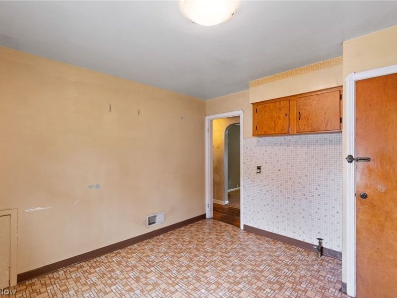 8202 Dorothy Avenue, Parma, OH 44129 Photo 10
