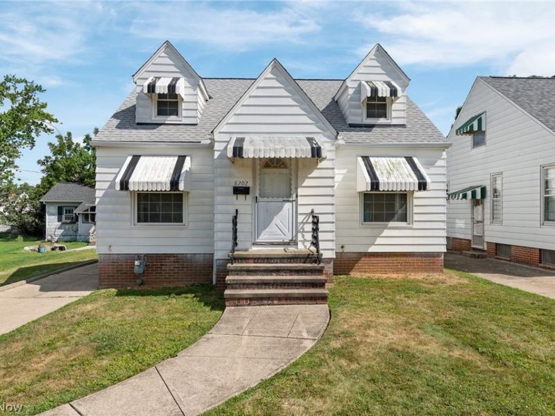 8202 Dorothy Avenue, Parma, OH 44129 Photo 3