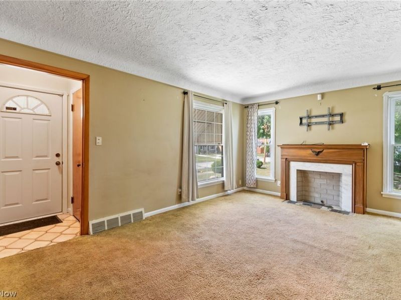 8202 Dorothy Avenue, Parma, OH 44129 Photo 4