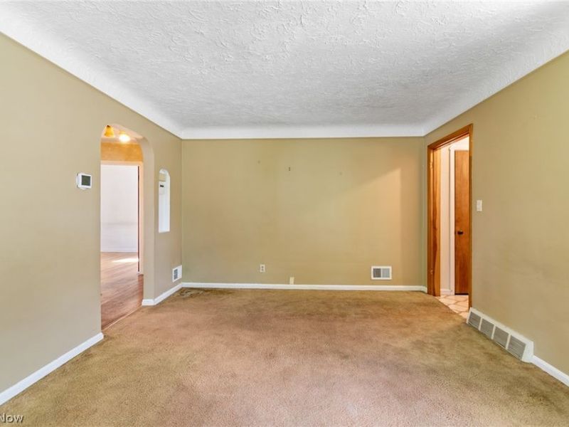 8202 Dorothy Avenue, Parma, OH 44129 Photo 6