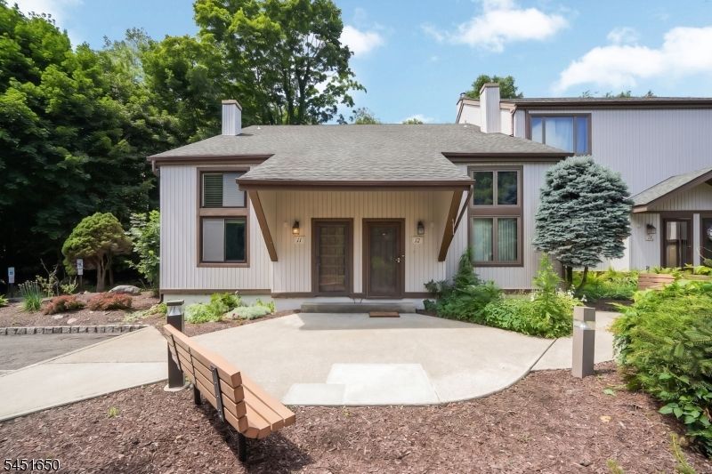 111 Alpine Ct, Stanhope, NJ 07874 Main Photo