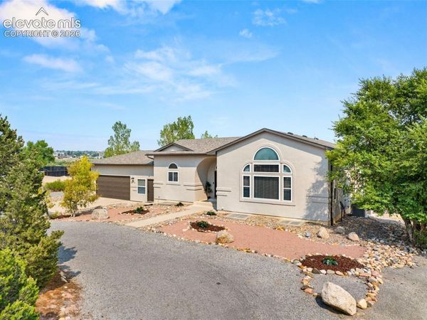 704 S Chimazo Drive, Pueblo, CO 81007