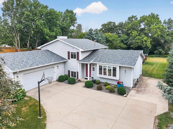 80 Johnson Avenue, Oshkosh, WI 54902