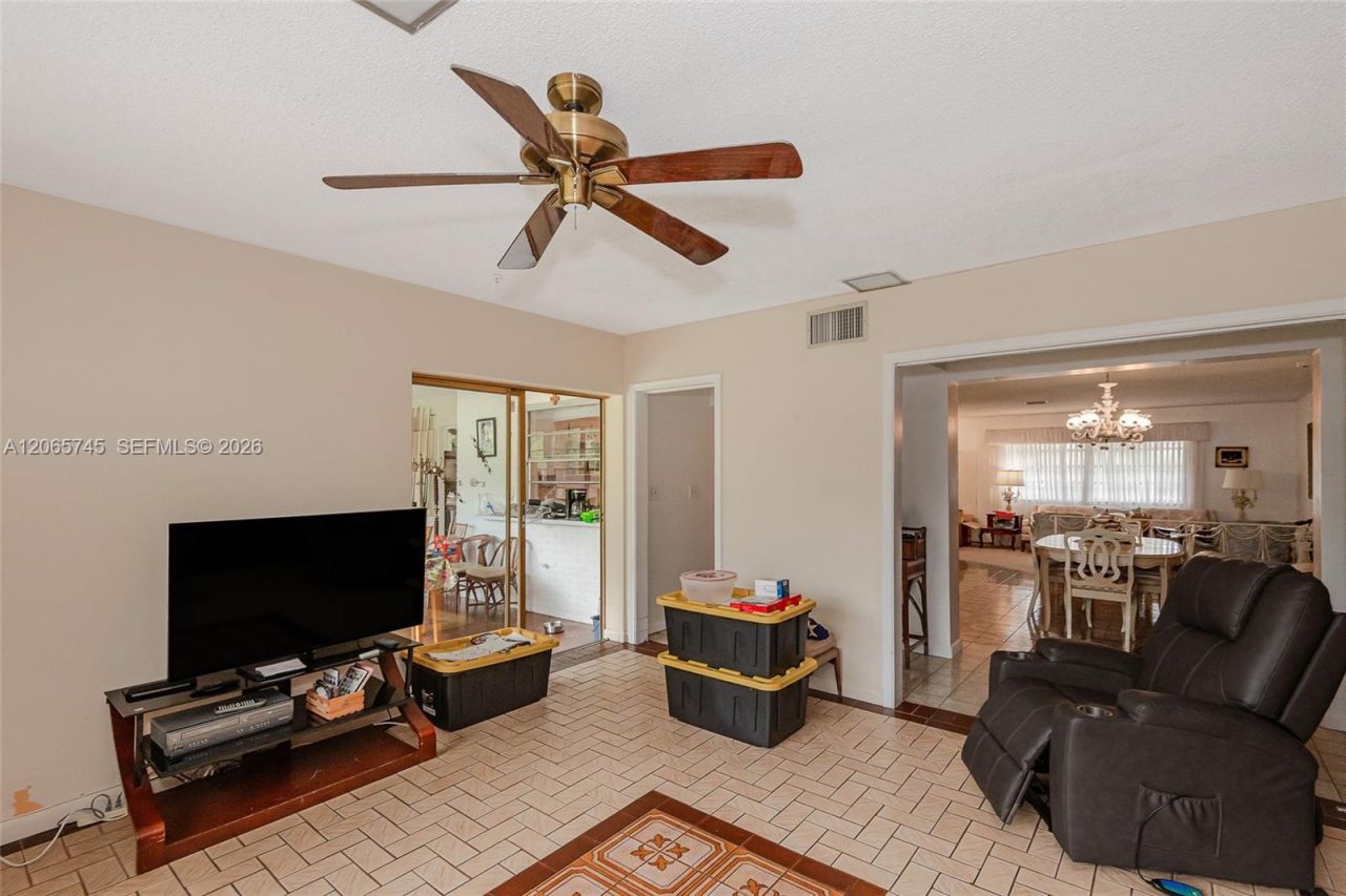 5013 Arthur St, Hollywood, FL 33021 Photo